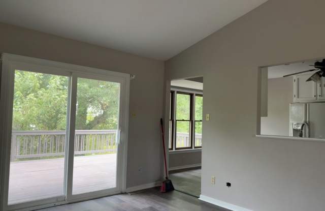 Adorable Recently Renovated 3 Bed 1.5 Bath Home $2395 photos photos