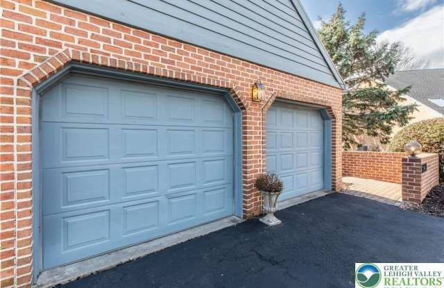 5721 Crawford Drive Gallery 3