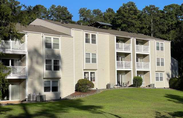 2-Bedroom, 1-Bathroom Apartment in Chapel Hill — $1,250/Month Gallery 1