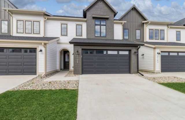 2005 Lacey Dr. Gallery 1