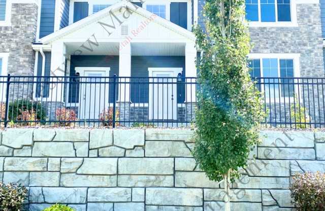 Spacious 3-Story Townhome with 2-Car Garage Near Traverse Mountain photos photos