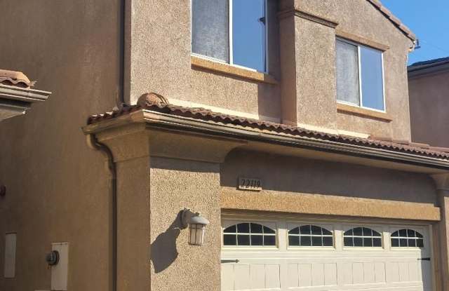 BEAUTIFUL SPACIOUS TOWNHOUSE IN GREAT LOCATION - 22119 Cajun Court, Los Angeles, CA 91303