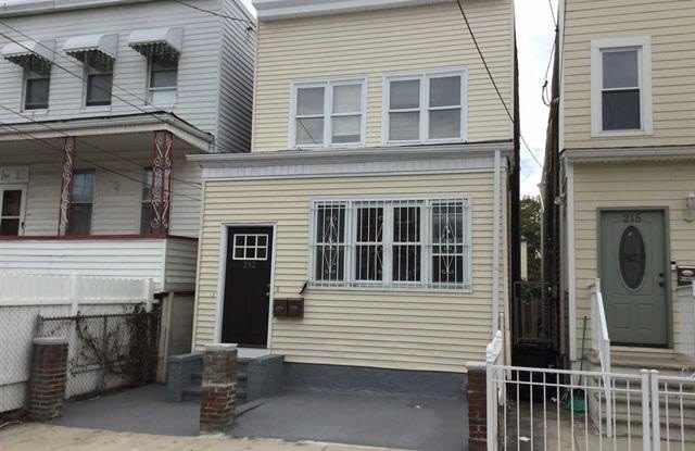 213 NUNDA AVE photos photos