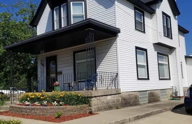 116 W Commercial Avenue - 116 West Commercial Avenue, Lowell, IN 46356