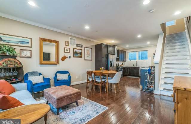 219 GREEN STREET - 219 Green Street, Philadelphia, PA 19123