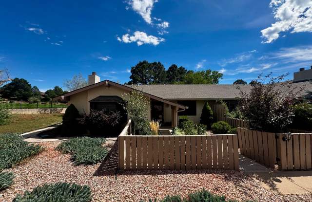 2 Bedroom Townhome in Kissing Camels with Golf Course views!! Gallery 1