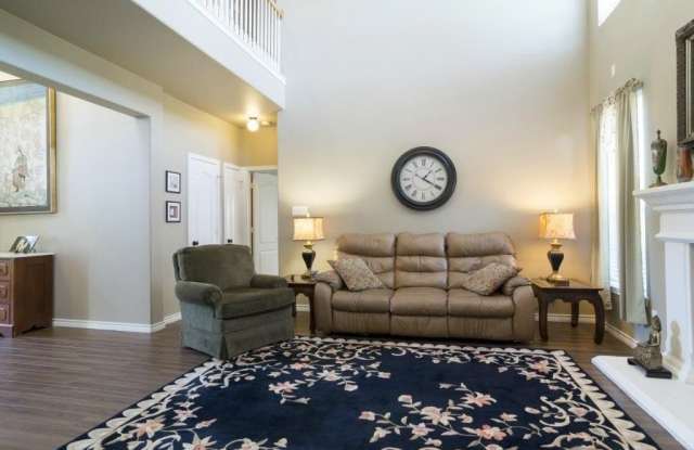 213 Longview Court Gallery 4