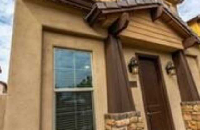 2060 East Heartwood Lane - 2060 E Heartwood Ln, Phoenix, AZ 85022