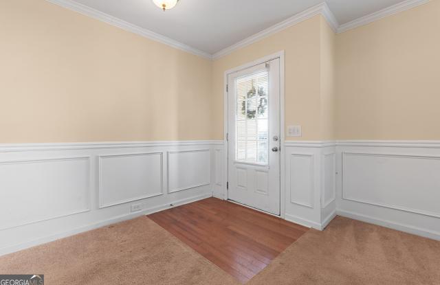 102 Steeple Court Gallery 3