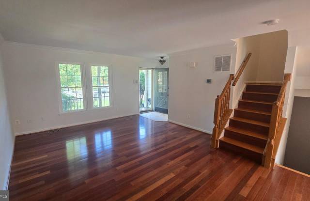 6035 KESTNER Circle Gallery 3