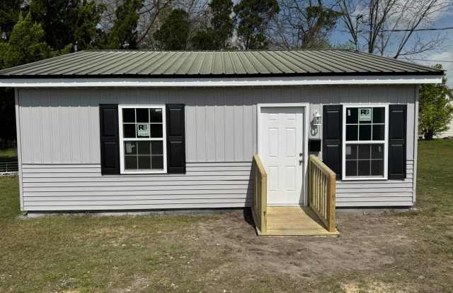 New Windows New Roof New HVAC New Kitchen New Bath - One month FREE with 2 year lease photos photos
