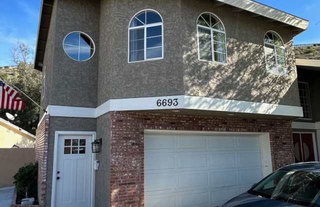 1 bedroom, 1 bath unit on 2nd story - Private ADU - 6693 Ardenwood Circle, Simi Valley, CA 93063