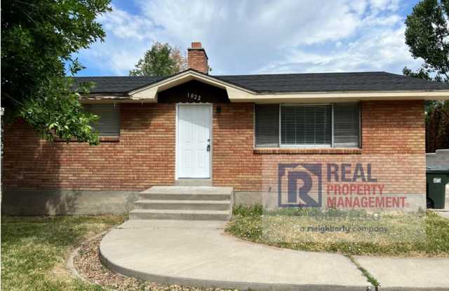 4 Bedroom 2 Bath Home - Pet Friendly photos photos