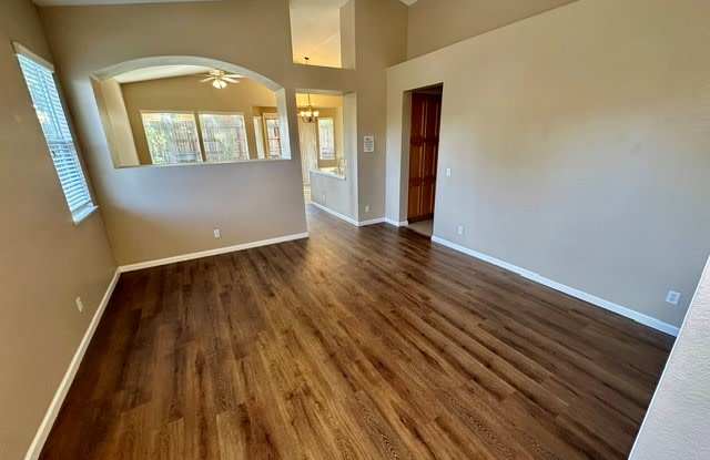325 Leckenby Way Gallery 3