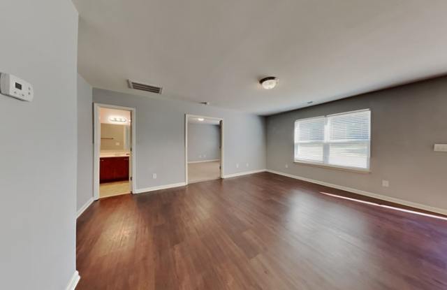 604 Hunley Street Gallery 4
