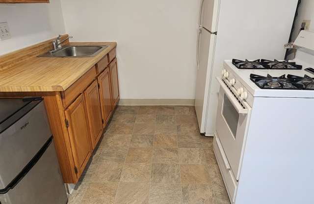 77 Oak Avenue - 3 - 77 Oak Avenue, Redwood City, CA 94061