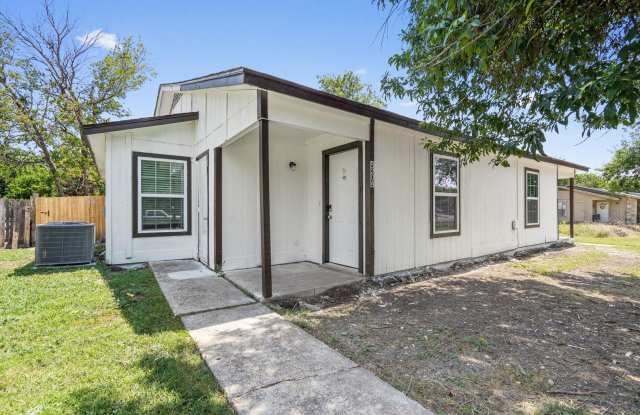 520 Lenora Dr #A, Taylor, Texas 76574 photos photos