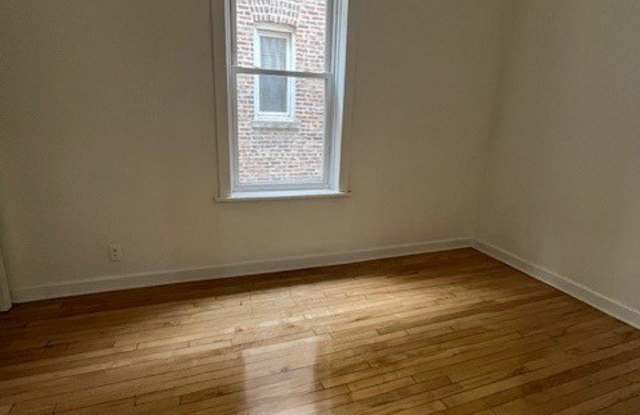 820 N Leavitt Street Gallery 4