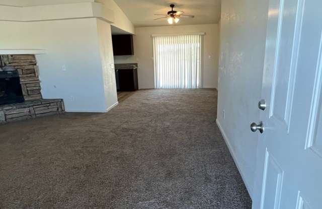 Spacious 4-Bedroom Home on a Large Lot in Hesperia Gallery 4
