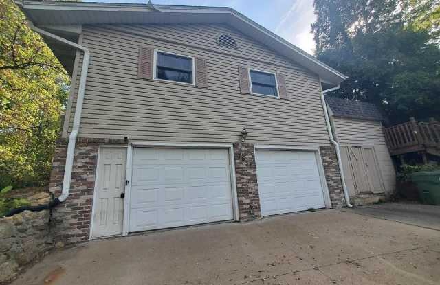 Spacious 3-Bed 3-Bath Clinton Home with Attached Garage photos photos