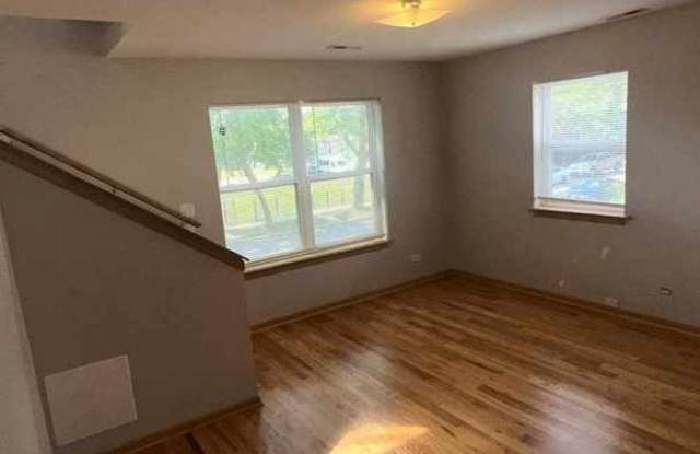 3326 W Walnut Street Gallery 2