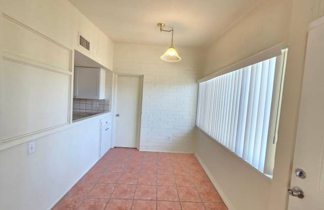 Great Location!  1 bed 1 bath Gallery 4