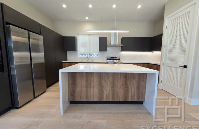 Brand New Build - 2/2 Cottage, Fenced Yard, Quartz Kitchen, W/D photos photos