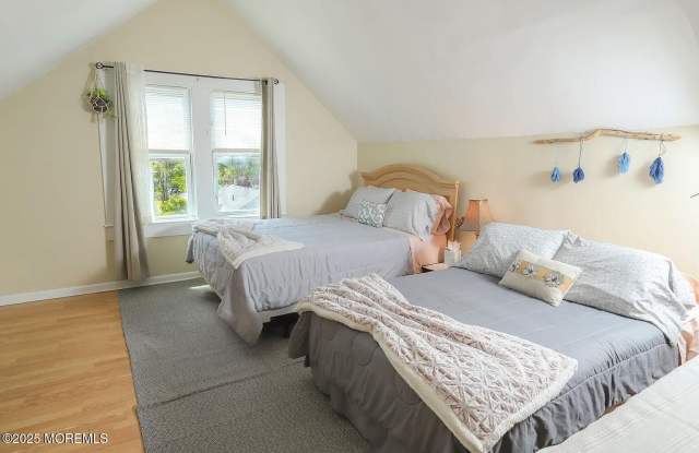 49 2nd Avenue unit: 3 photos photos