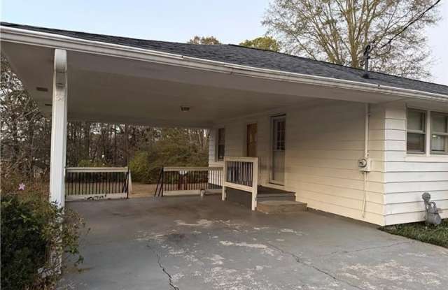 498 Ridge Avenue SW Gallery 4