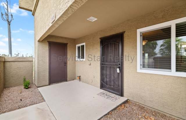 4050 E Cactus Rd Gallery 2