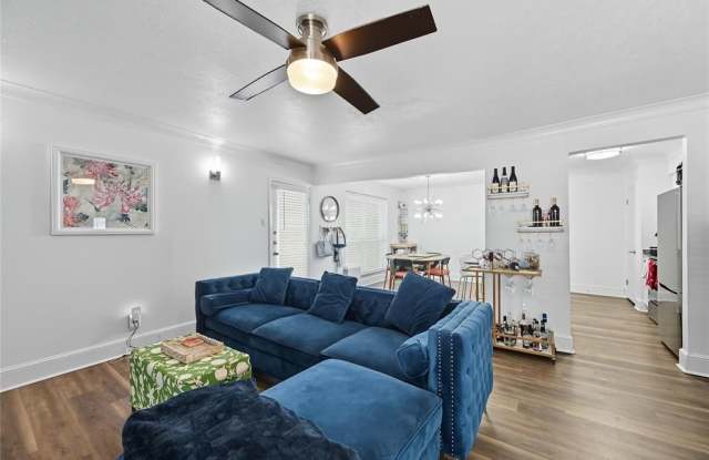 5927 E University Boulevard Gallery 3
