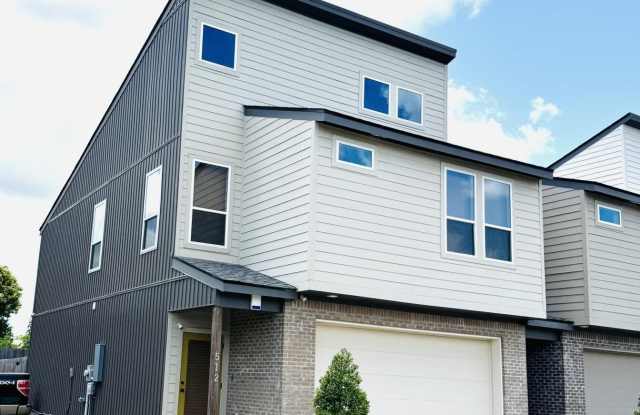 512 Highland Oaks Lane photos photos