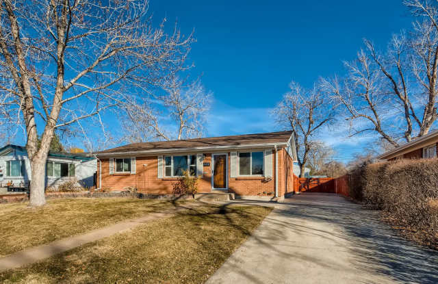 Evolve Real Estate: Welcome to This Spacious 5 bedrooms/2 baths Ranch-Style House! photos photos Evolve Real Estate: Welcome to This Spacious 5 bedrooms/2 baths Ranch-Style House! photos photos
