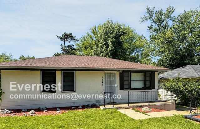 1142 Maple Avenue photos photos