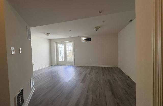 5809 MERCANTILE Drive W Gallery 4