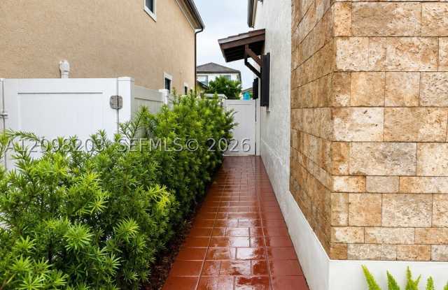 10944 W 35th Ln Gallery 2