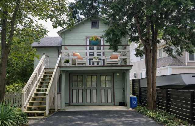 15 King Road - 15 King Road, Bayville, NY 11709