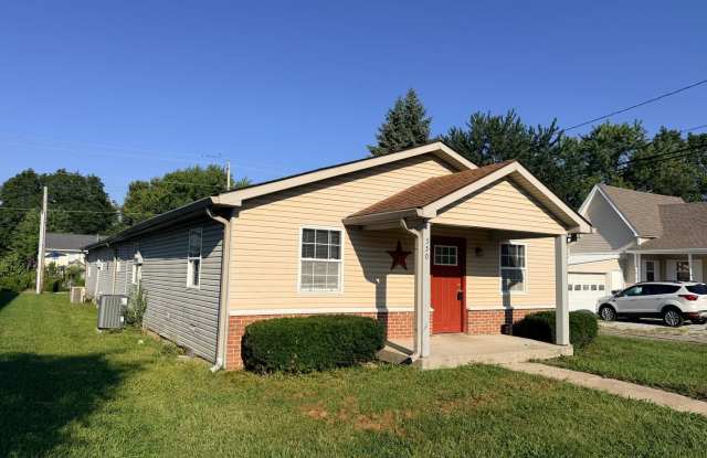 JUST REDUCED: 2 Bedroom/1 Bathroom Home located at 550 Wood St. in Greenfield, IN Gallery 4