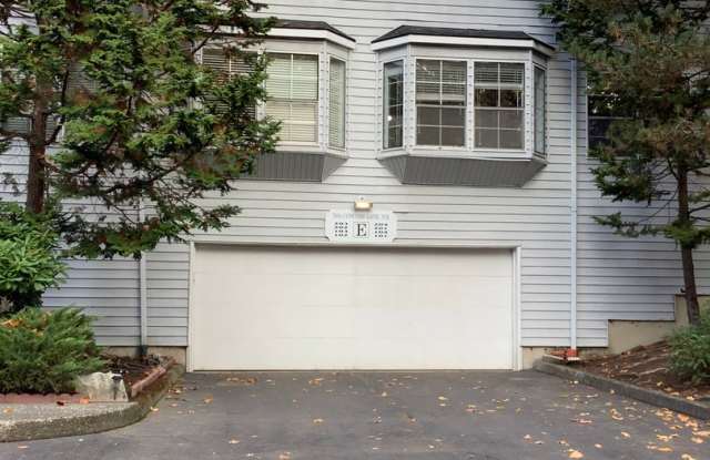 CENTRAL EAST BREMERTON CONDO - 2BED 2BATH WITH GARAGE/STORAGE photos photos