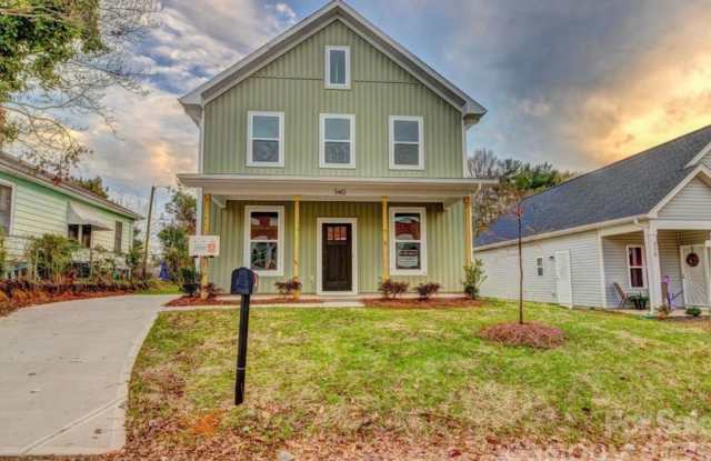 Charming 3BR House in Shelby photos photos