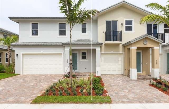 6937 Pines Circle unit: 17 photos photos