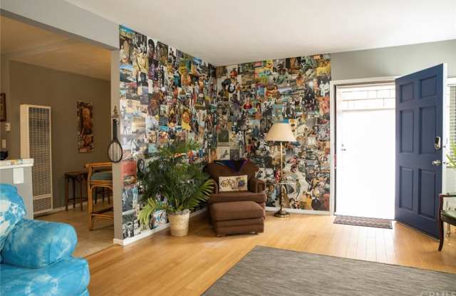 15 60th Place Gallery 4