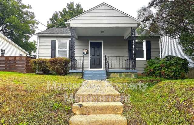 1709 Oakwood Ave photos photos