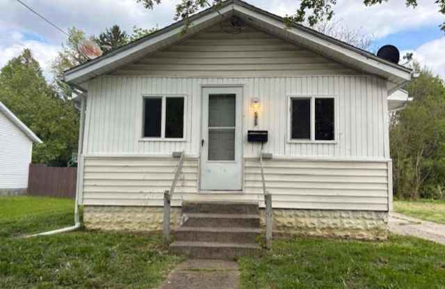 Charming 3-Bedroom Akron Home with Central A/C photos photos