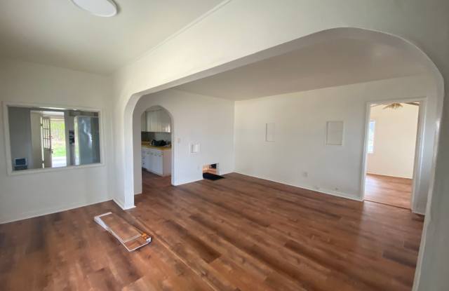 2 Bedroom House Gallery 4