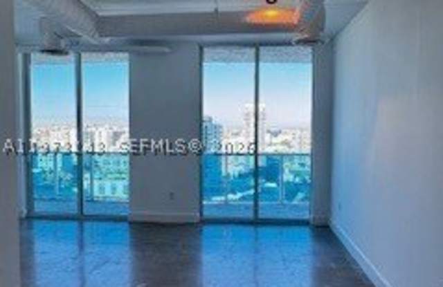 700 NE 25th St Gallery 2