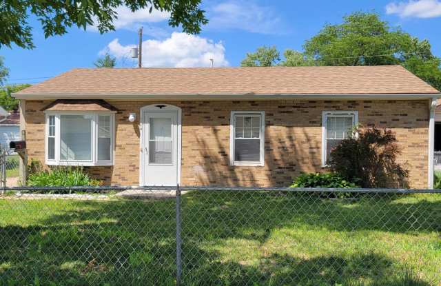 3-bedroom house available now - 1114 Hiatt Street, Carter Lake, IA 51510