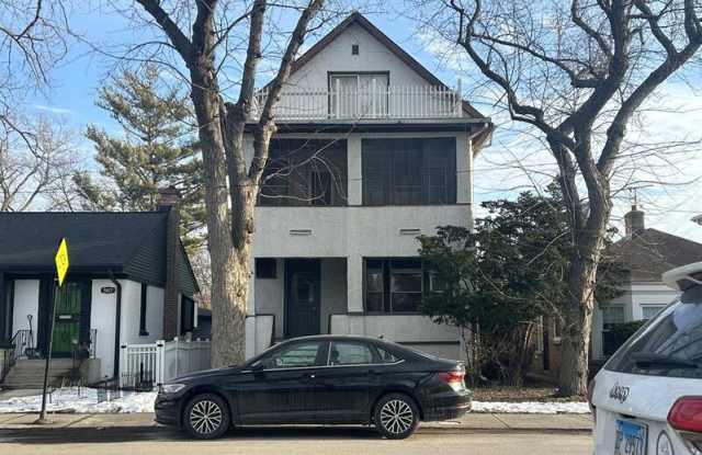 5825 N Rogers Ave photos photos