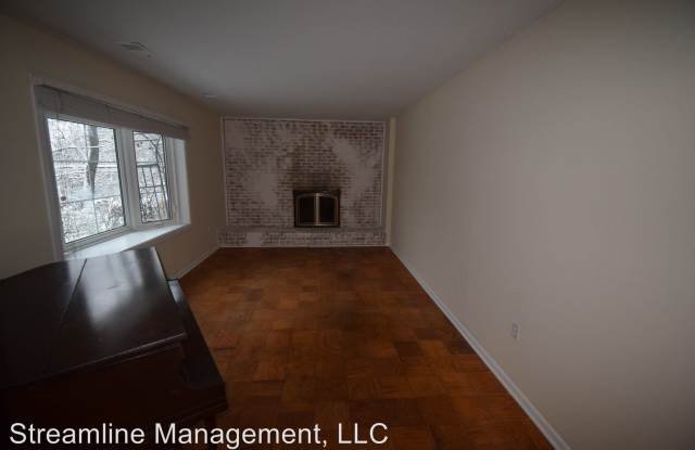 2643 S Arlington Ridge Rd Gallery 4