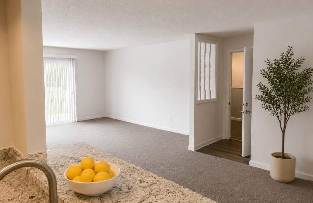 Camelot East Apartments Gallery 4